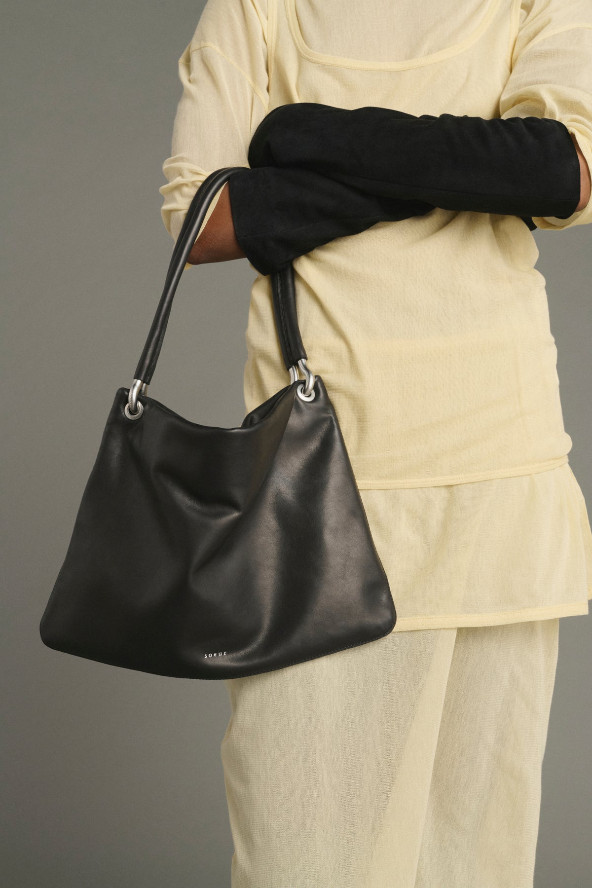 Cabas Gia Mini - Noir Cuir Lisse à Oeillets - Soeur vue 2