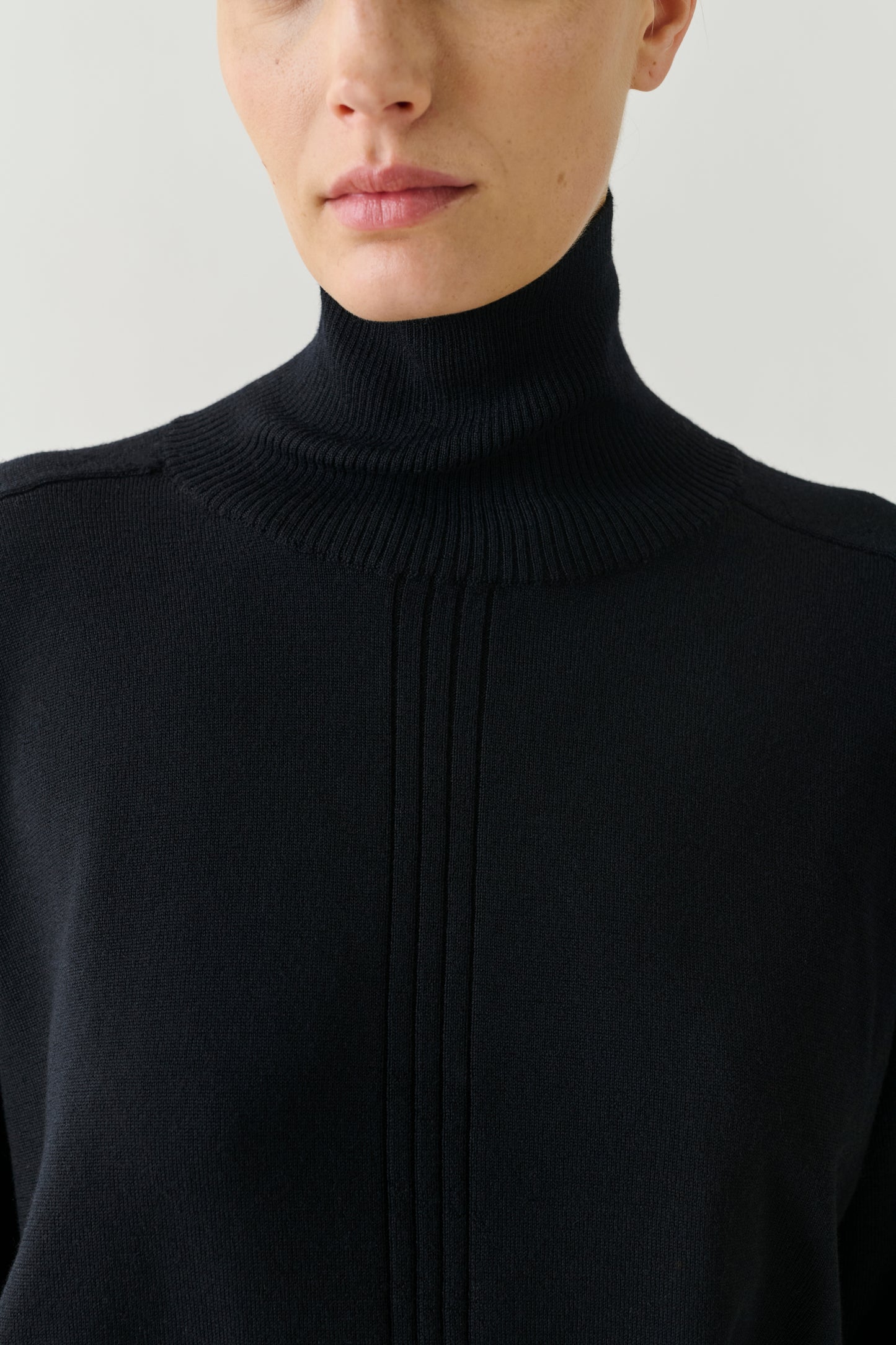 Pull Nord - Noir Laine Mérinos Col Roulé Oversize - Soeur