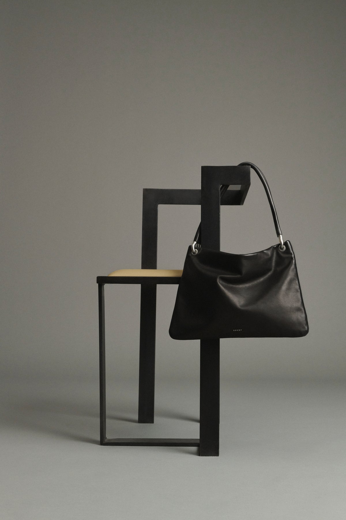 Cabas Gia Mini - Noir Cuir Lisse à Oeillets - Soeur vue 6